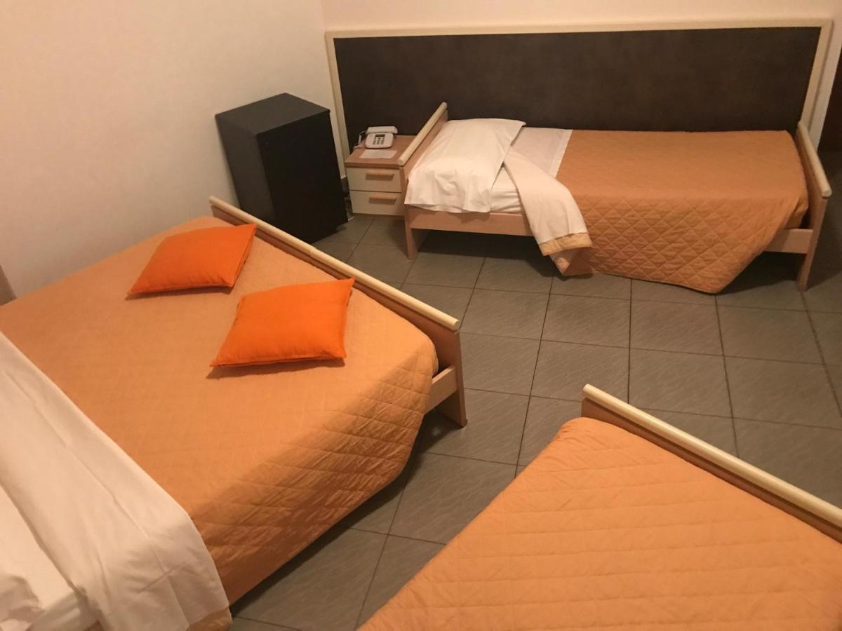 Twelve Hotel Moncalieri Luaran gambar