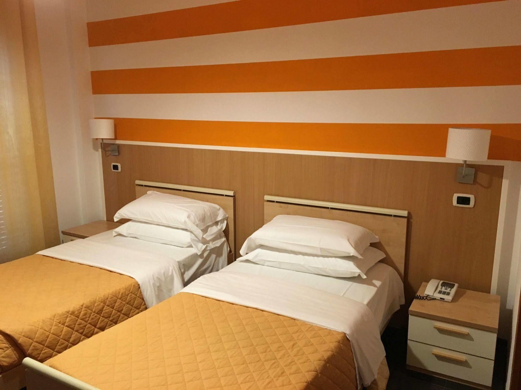 Twelve Hotel Moncalieri Bilik gambar