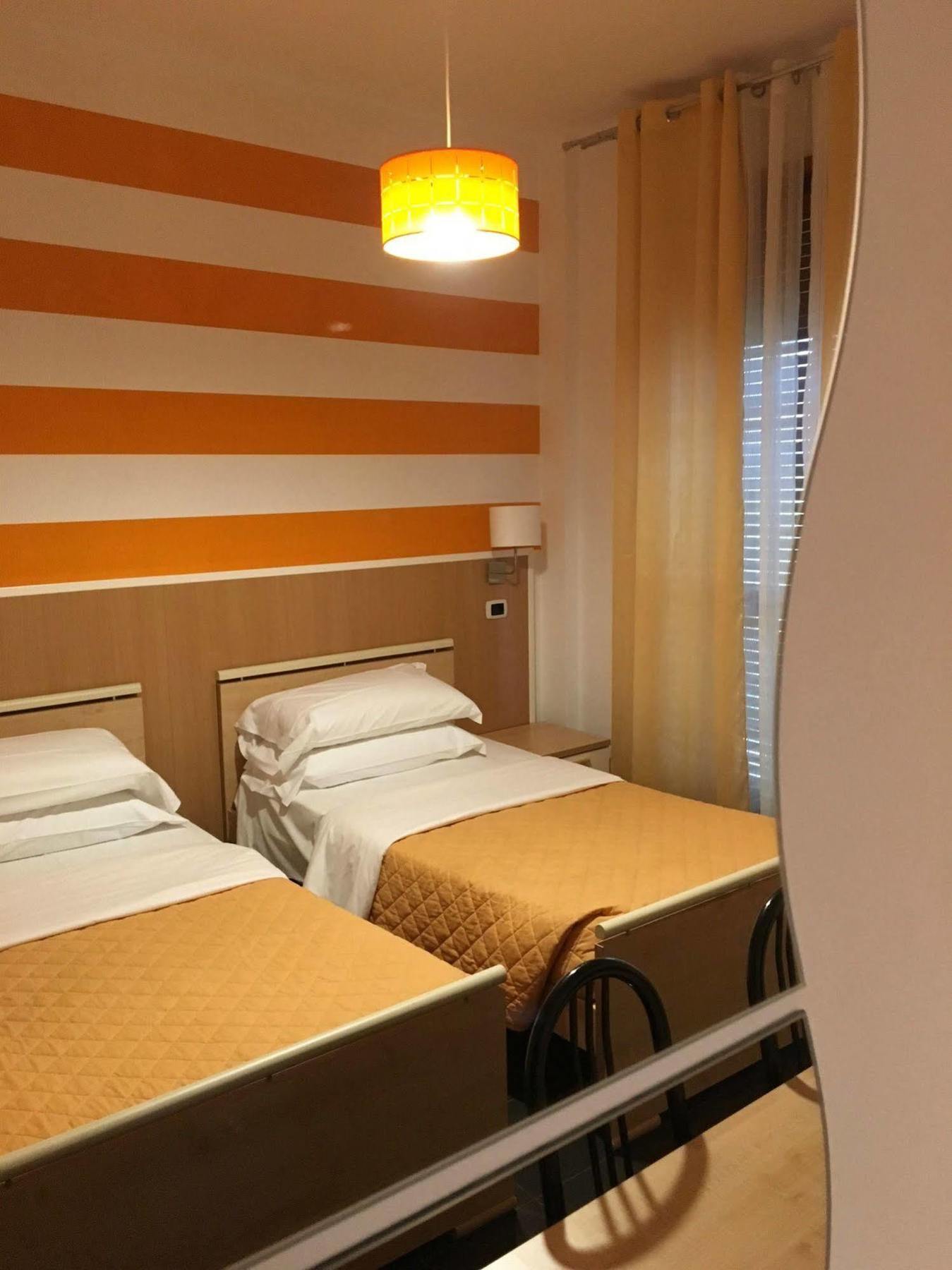 Twelve Hotel Moncalieri Bilik gambar