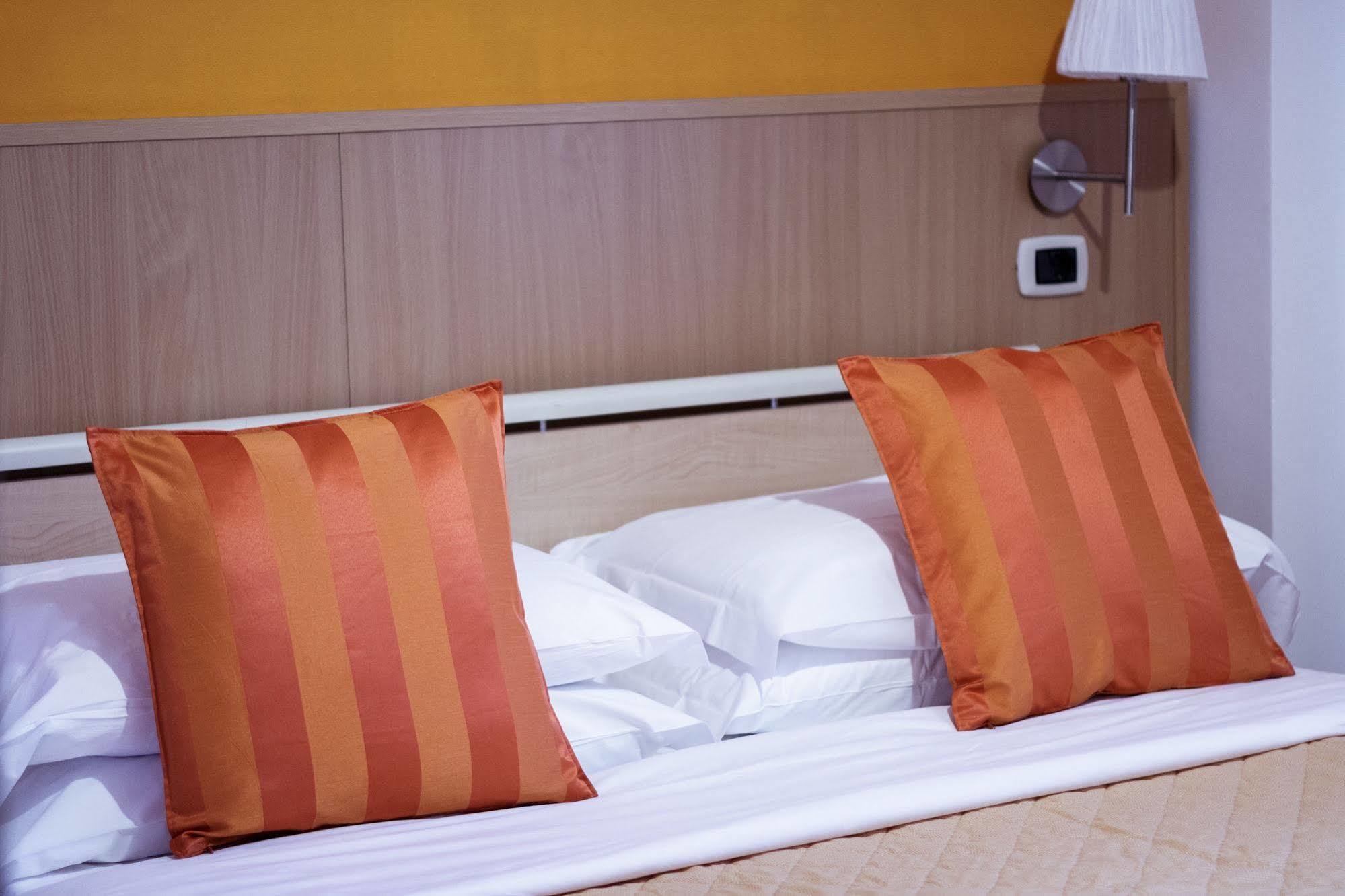 Twelve Hotel Moncalieri Bilik gambar