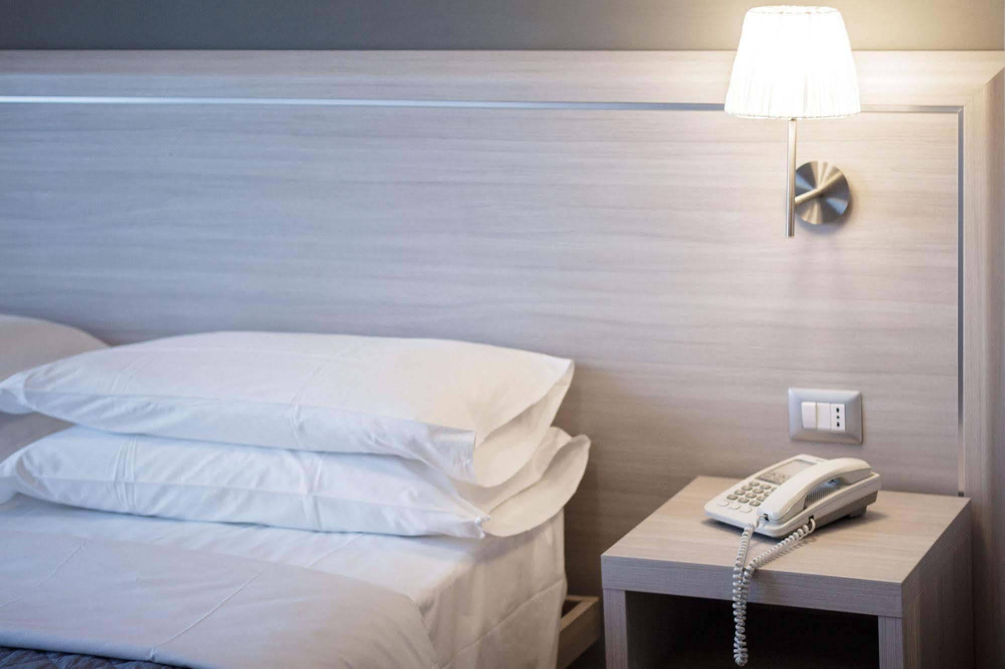 Twelve Hotel Moncalieri Bilik gambar